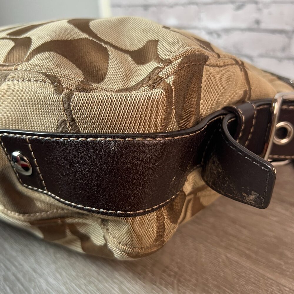 vintage Coach Signature Zoe Hobo Bag in khaki/tan - Picture 5 of 9